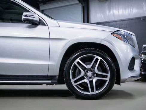 Used 2017 Mercedes-Benz GLS 550 4MATIC image 9