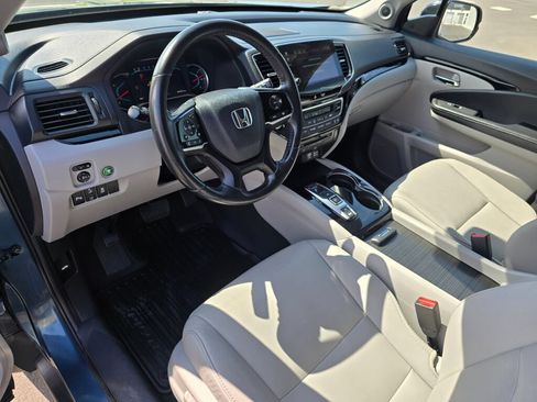 Used 2019 Honda Pilot Touring image 2