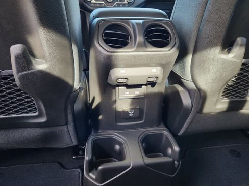 New 2025 Jeep Gladiator Rubicon w/ Safety Group image 32