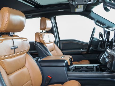 Used 2024 Ford F250 Platinum w/ FX4 Off-Road Package image 30