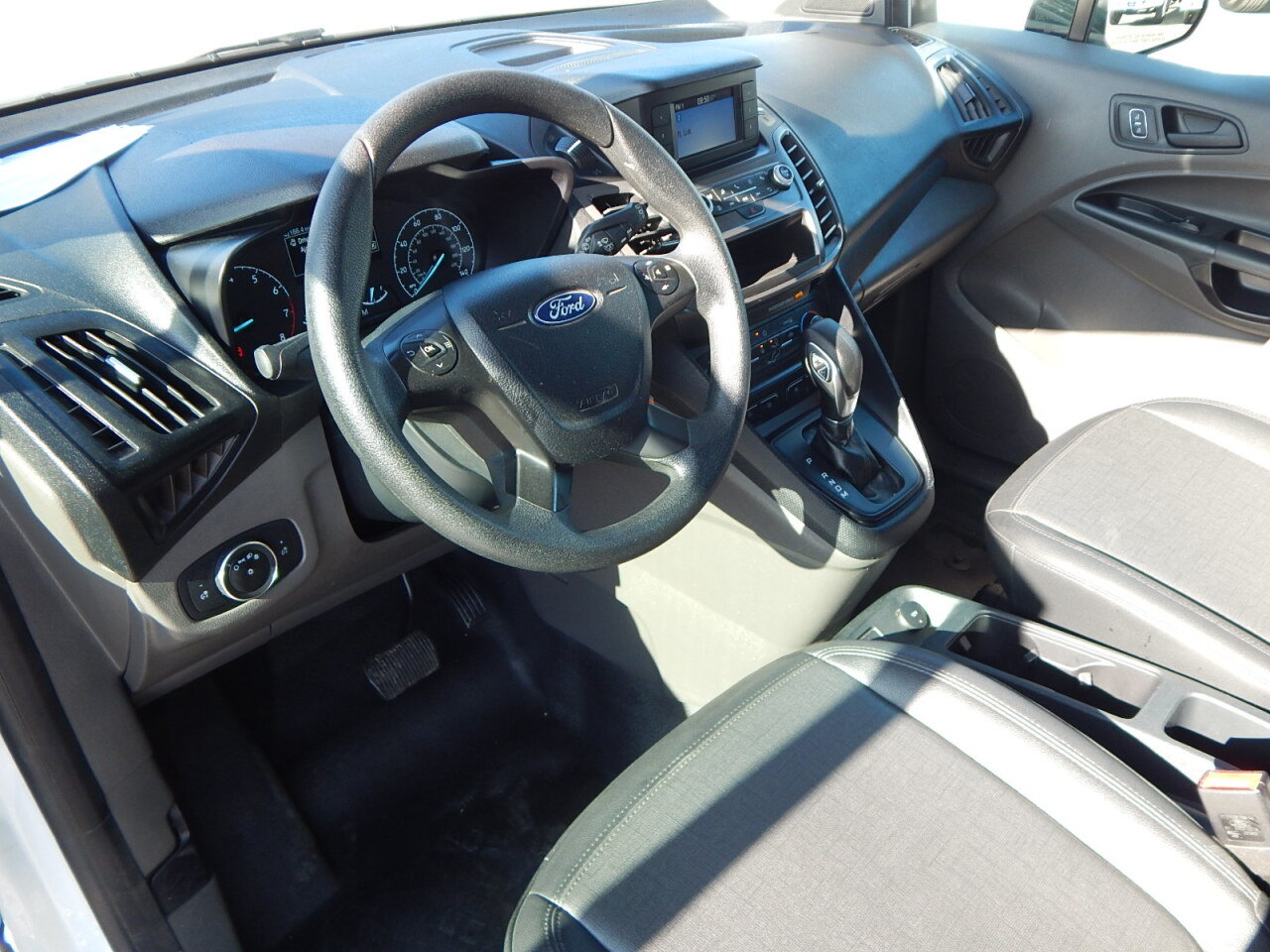 Used 2022 Ford Transit Connect XL FWD image 2