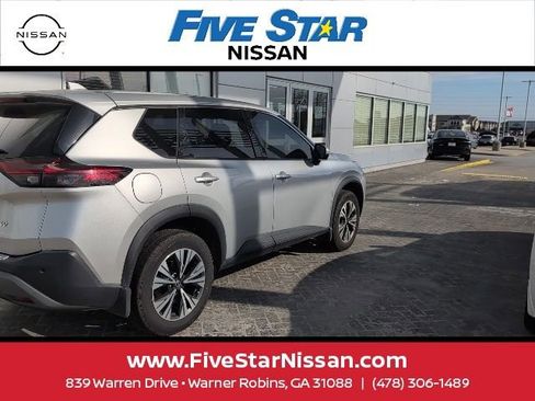 Used 2021 Nissan Rogue SV image 17