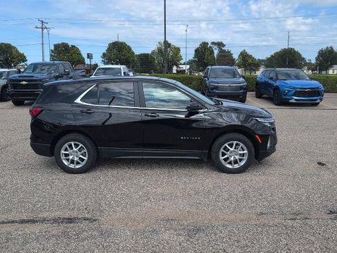 Used 2024 Chevrolet Equinox LT AWD/4WD image 16