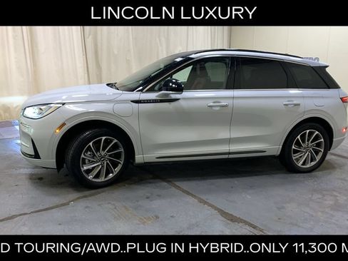 Used 2025 Lincoln Corsair Grand Touring w/ Towing Package AWD/4WD image 6