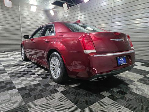 Used 2017 Chrysler 300 Limited w/ Value Package image 7