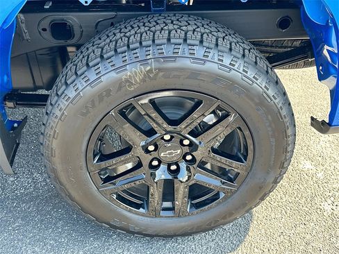 New 2026 Chevrolet Silverado 1500 Custom w/ LPO, Dark Essentials Package image 19