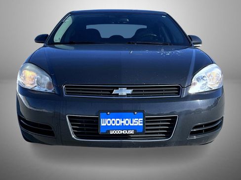 Used 2009 Chevrolet Impala LT image 2