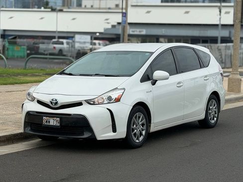 Used 2016 Toyota Prius V Five FWD image 1
