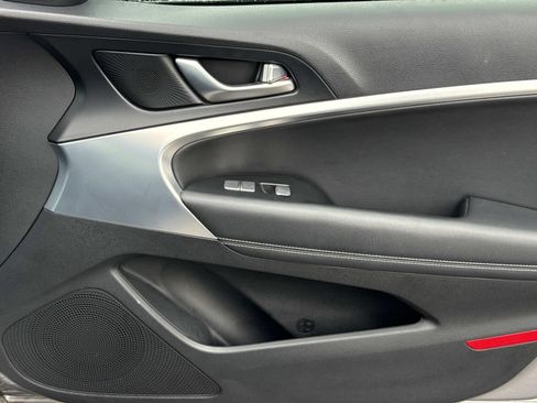 Used 2023 Genesis G70 2.0T image 24