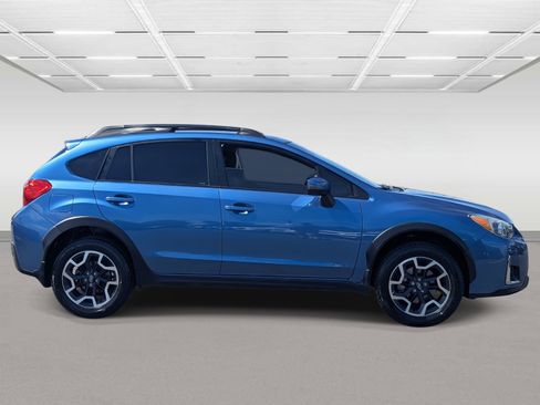 Used 2017 Subaru Crosstrek 2.0i Limited w/ Popular Package #2 image 7