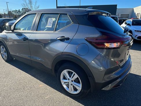 Used 2024 Nissan Kicks S image 10
