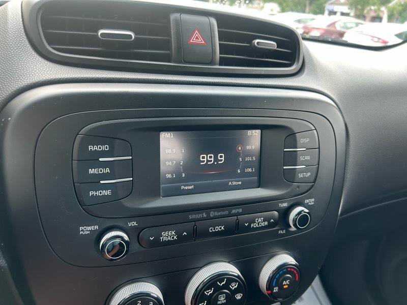 Used 2016 Kia Soul + FWD image 13