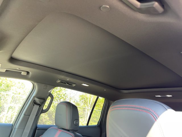 New 2027 Chevrolet Traverse RS w/ LPO, Floor Liner Package AWD/4WD image 22