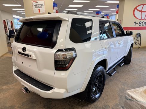 Certified 2024 Toyota 4Runner SR5 Premium w/ Moonroof Package AWD/4WD image 16