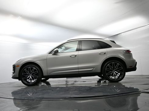 Certified 2025 Porsche Macan image 49