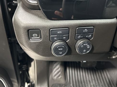 Used 2023 Chevrolet Silverado 1500 LT image 12