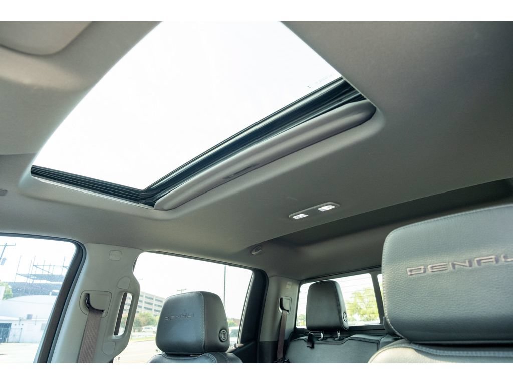 Used 2021 GMC Sierra 1500 Denali w/ Denali Ultimate Package AWD/4WD image 16