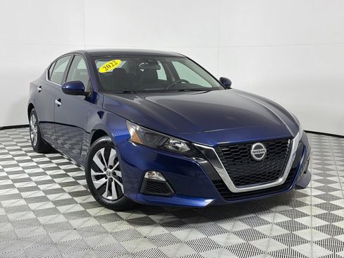 Used 2022 Nissan Altima 2.5 S FWD image 2