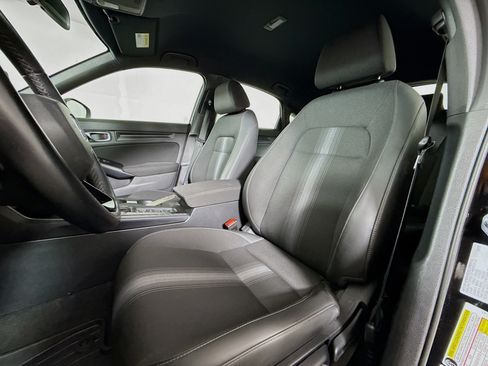 Used 2025 Honda Civic Sport image 11