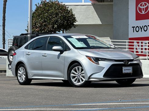 Used 2026 Toyota Corolla LE w/ LE Premium Package FWD image 8