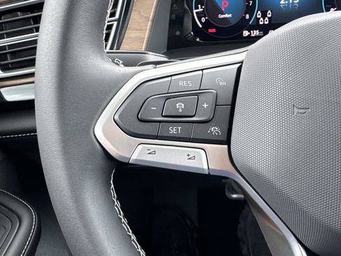 New 2026 Volkswagen Atlas SE FWD image 16