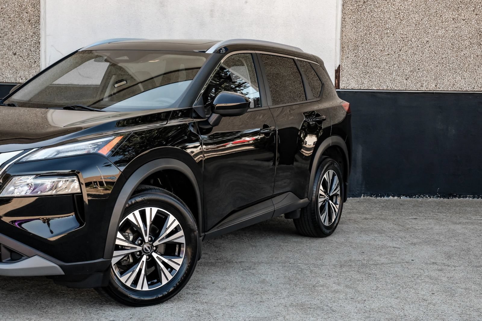 Used 2023 Nissan Rogue SV w/ SV Premium B Package AWD/4WD image 6