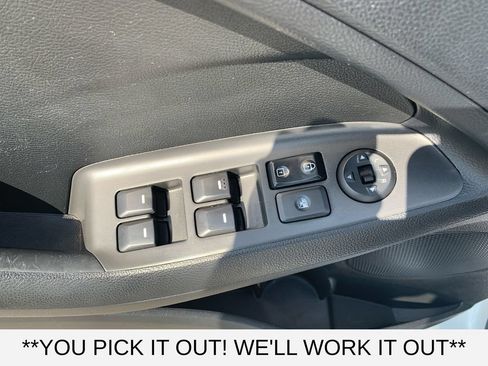 Used 2017 Kia Forte LX FWD image 12