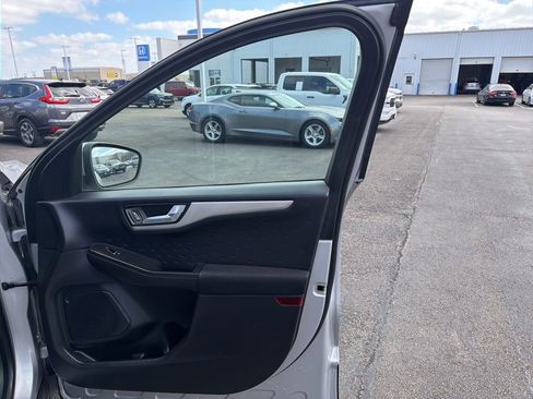 Used 2020 Ford Escape SE image 33