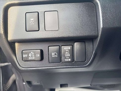 Used 2020 Toyota Tacoma TRD Off-Road w/ Technology Package image 14