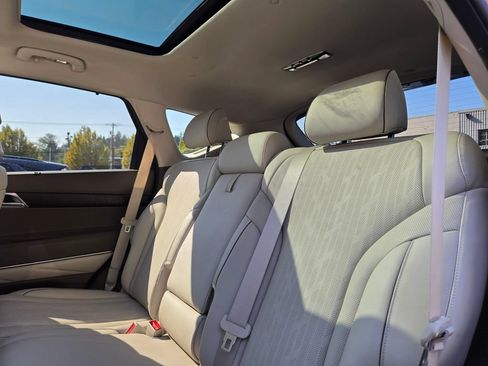 Used 2021 Genesis GV80 2.5T w/ Prestige Package 04 AWD/4WD image 17