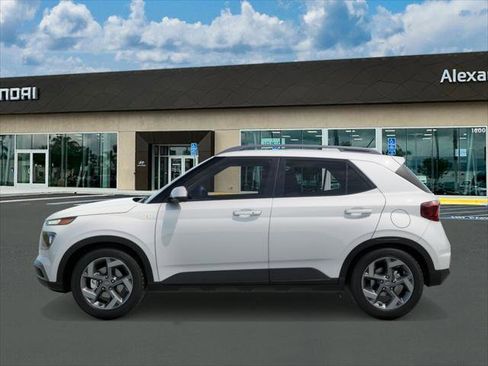 New 2026 Hyundai Venue SEL image 3