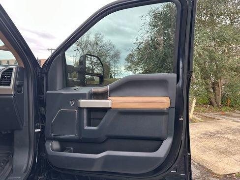 Certified 2022 Ford F250 Lariat w/ Lariat Ultimate Package image 44