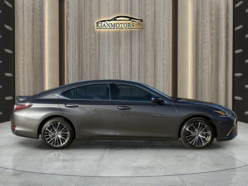 Used 2025 Lexus ES 300h w/ Premium Package image 7