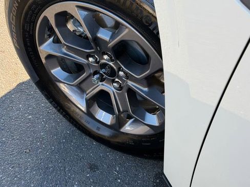 Used 2024 Ford Maverick XLT image 11