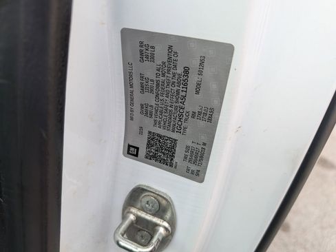 Used 2020 Chevrolet Colorado LT w/ Safety Package image 23