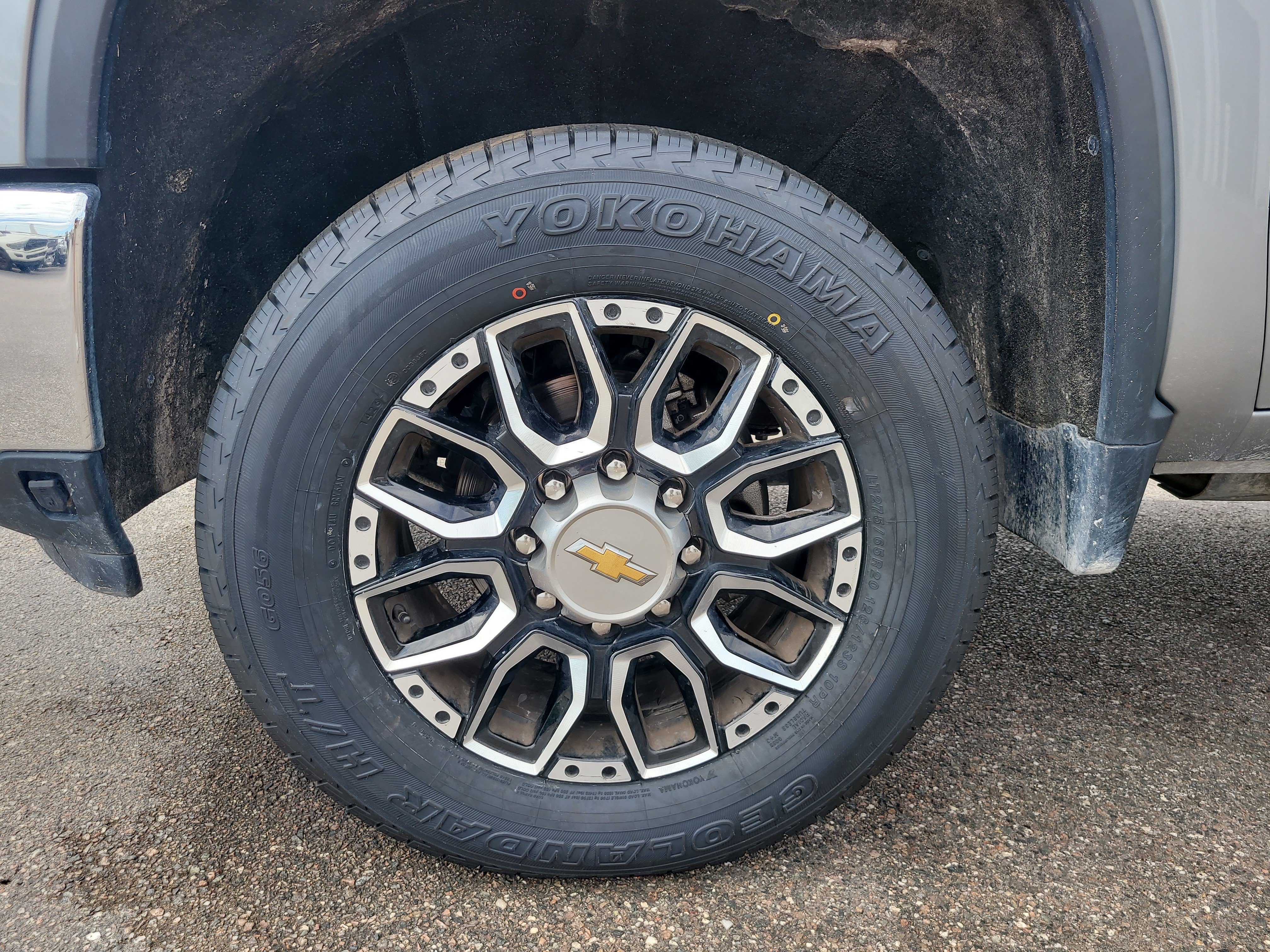 Used 2024 Chevrolet Silverado 2500 LT AWD/4WD image 9