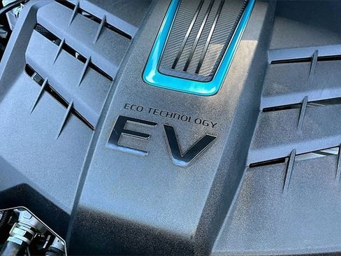 Used 2022 Kia Niro EX image 30