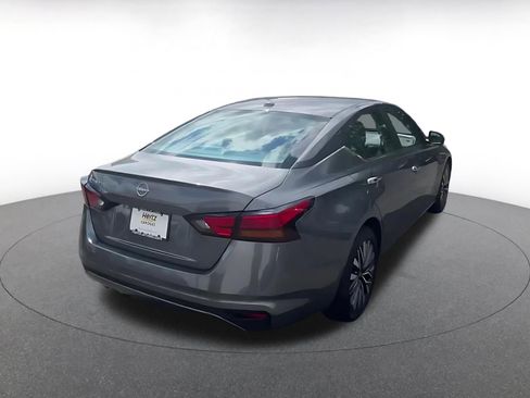 Used 2025 Nissan Altima 2.5 SV FWD image 15