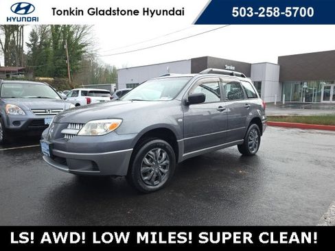 Used 2006 Mitsubishi Outlander LS image 3