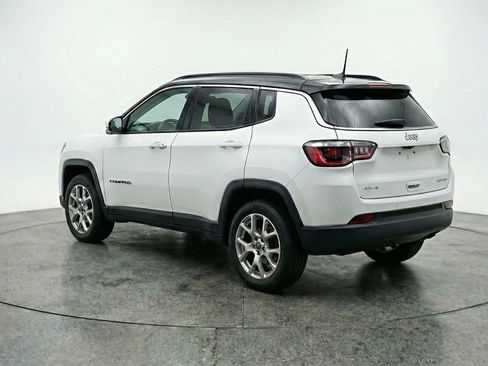 Used 2025 Jeep Compass Limited image 6