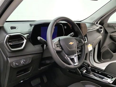 New 2026 Chevrolet TrailBlazer LT w/ Convenience Package AWD/4WD image 23