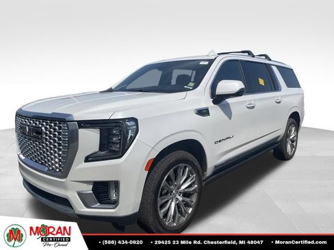 Used 2022 GMC Yukon XL Denali w/ Denali Premium Package AWD/4WD image 3