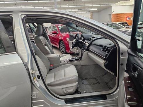Used 2014 Toyota Camry XLE w/ Leather Package FWD image 36