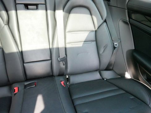 Used 2018 Porsche Panamera 4 image 14