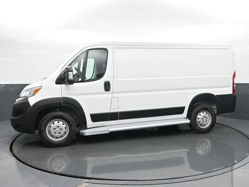 Used 2023 RAM ProMaster 2500 image 2