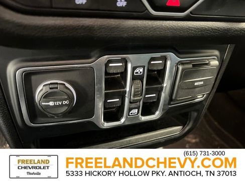 Used 2024 Jeep Gladiator Sport image 24