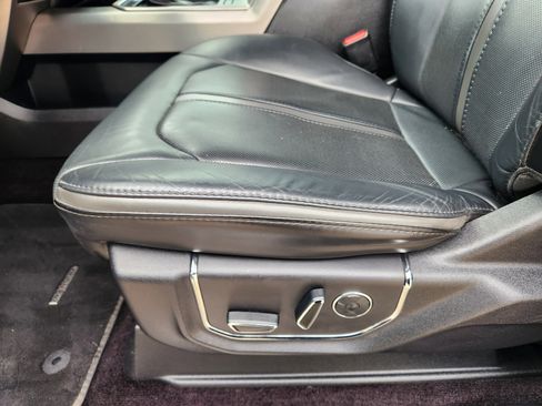 Used 2017 Ford F150 Platinum w/ Equipment Group 701A Luxury image 24