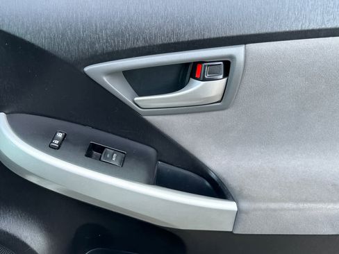 Used 2015 Toyota Prius Two image 18