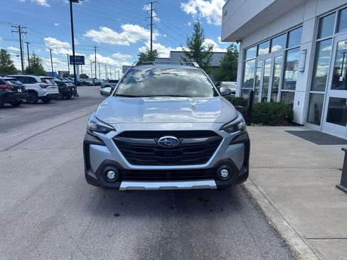 Used 2024 Subaru Outback Touring w/ Popular Package #2 AWD/4WD image 8