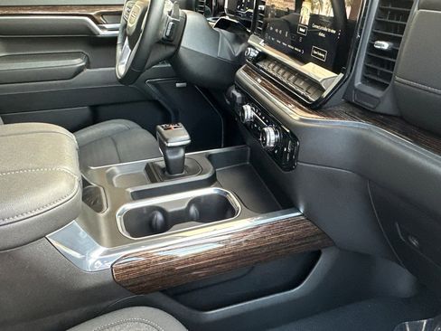 Used 2023 GMC Sierra 1500 Elevation w/ Preferred Package image 16